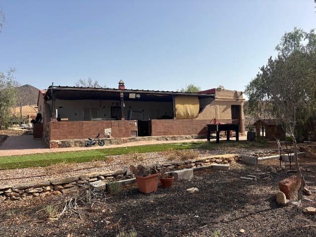 4 bedroom Villa for sale in Antigua with pool - € 320,000 (Ref: 9193070)