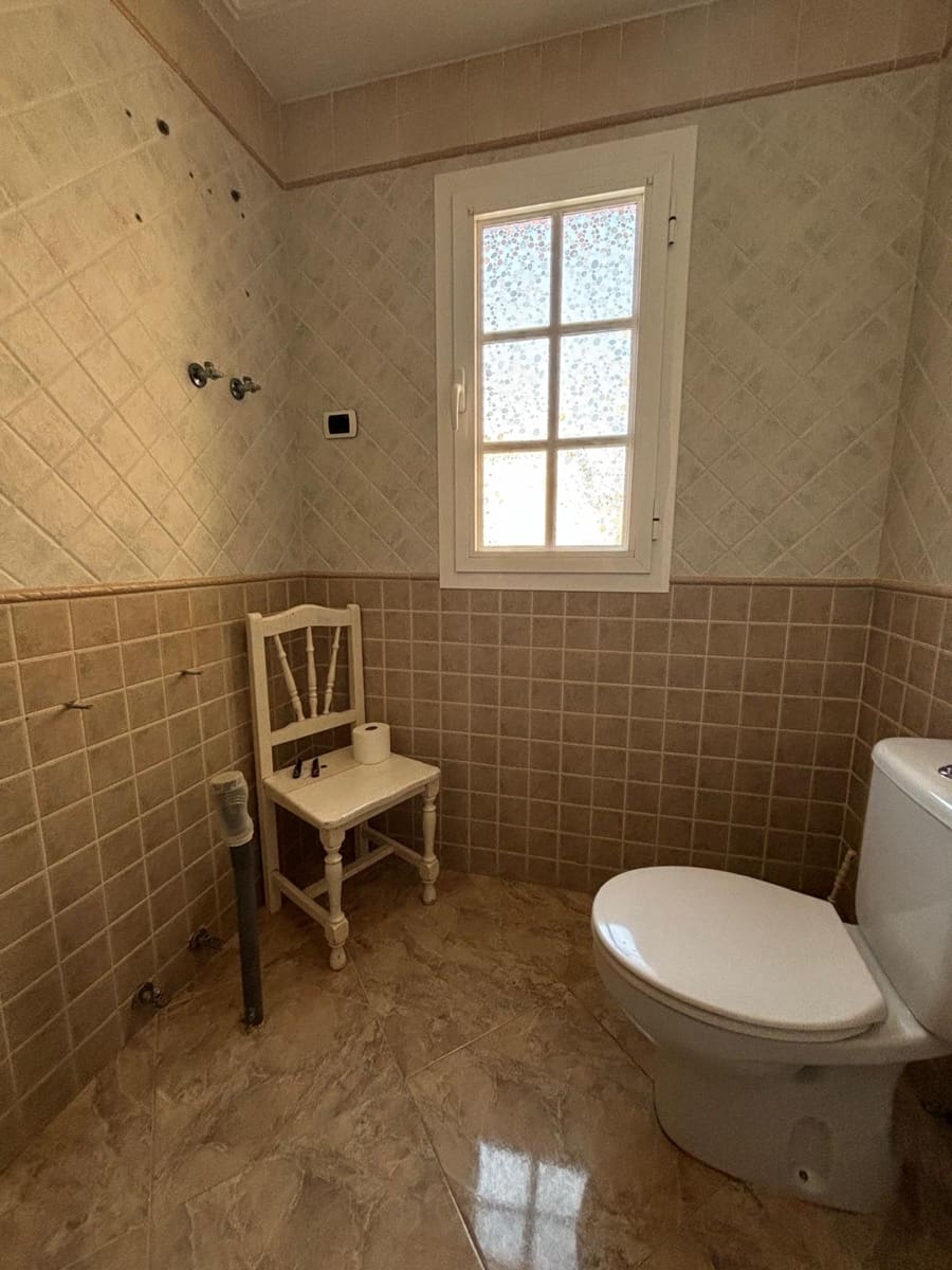 5 bedroom Villa for sale in La Oliva with garage - € 455,000 (Ref: 9196916)