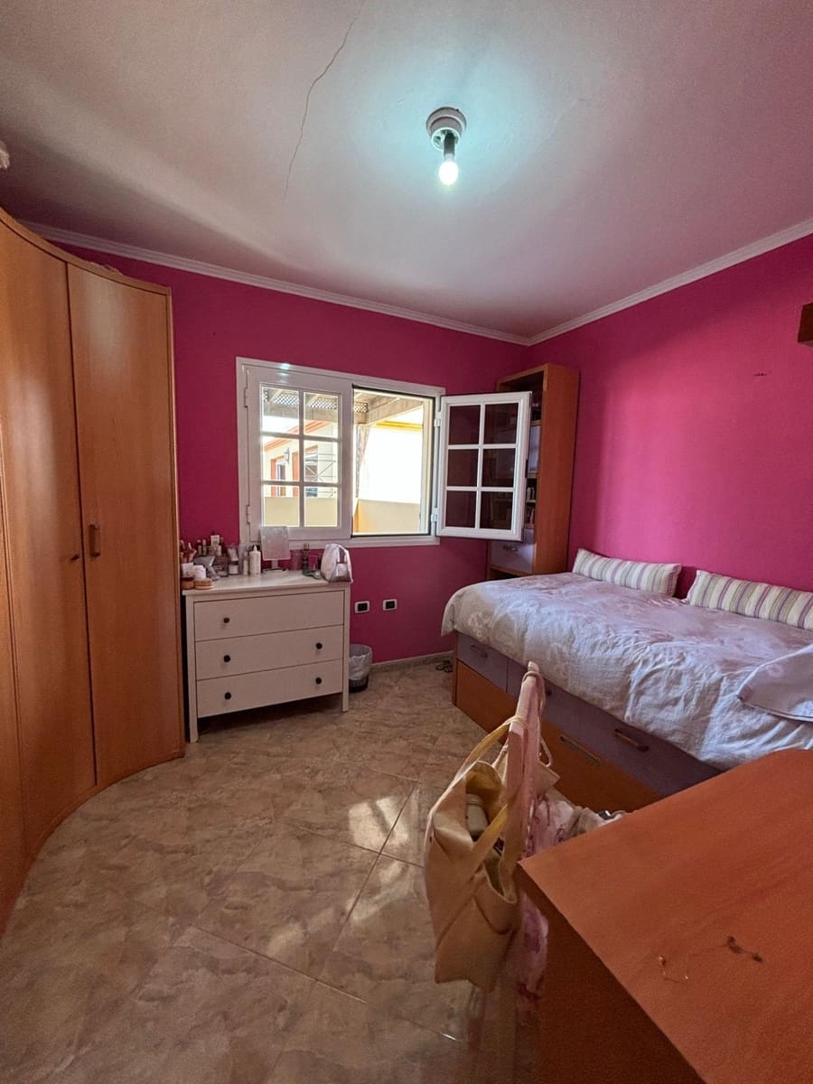 5 bedroom Villa for sale in La Oliva with garage - € 455,000 (Ref: 9196916)