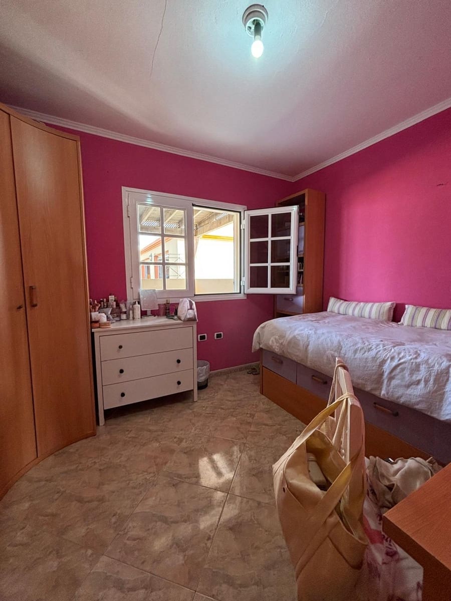 5 bedroom Villa for sale in La Oliva with garage - € 455,000 (Ref: 9196916)