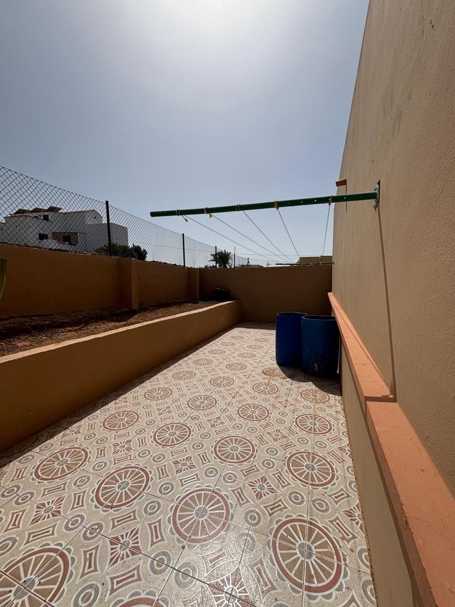 5 bedroom Villa for sale in La Oliva with garage - € 455,000 (Ref: 9196916)