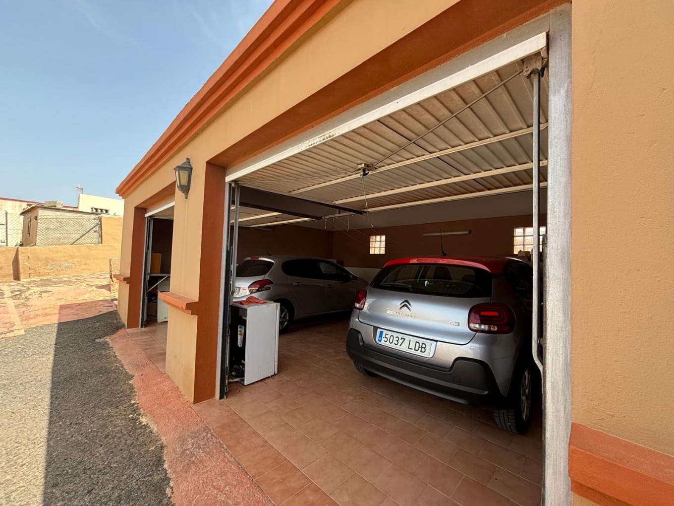 5 bedroom Villa for sale in La Oliva with garage - € 455,000 (Ref: 9196916)