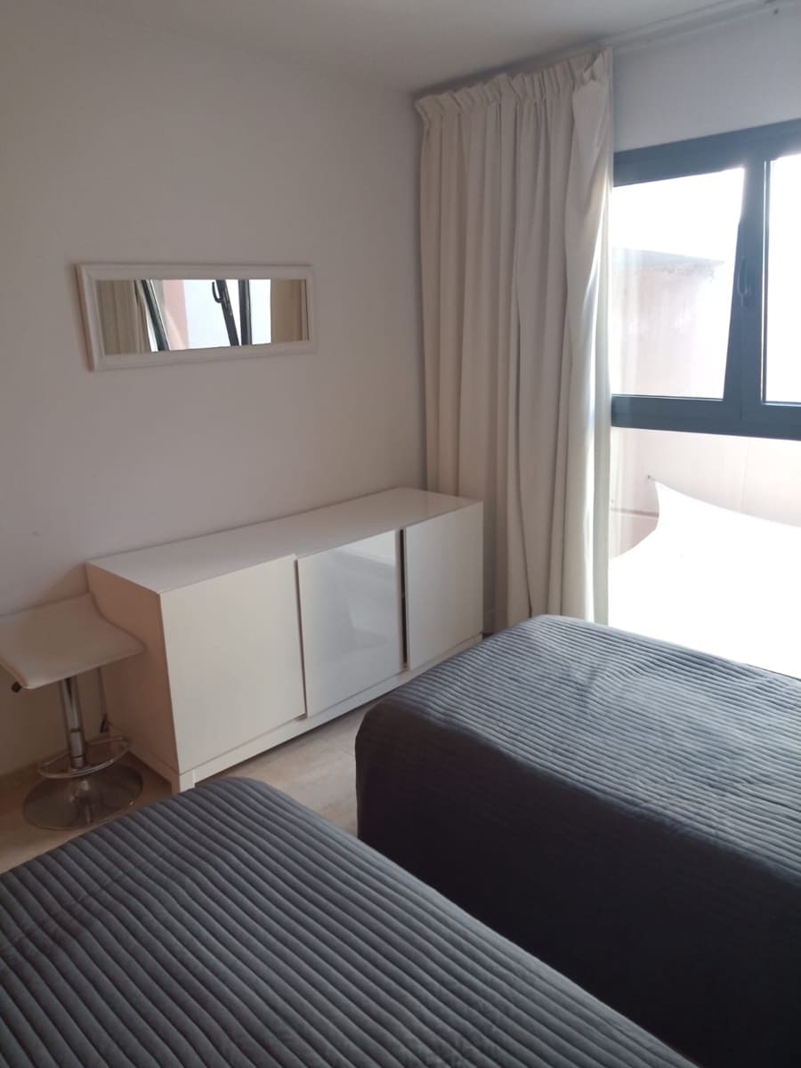 3 soveværelse Byhus til salg i Caleta de Fuste med swimmingpool garage - € 270.000 (Ref: 9336901)