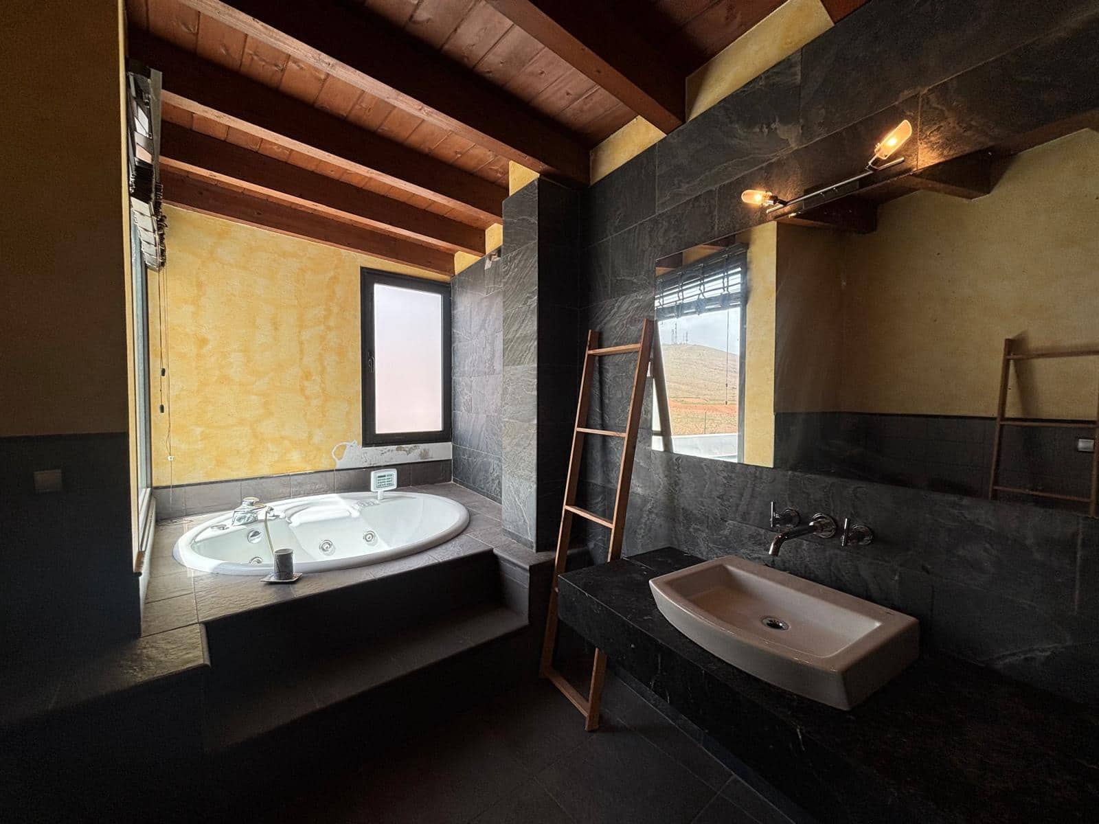 5 chambre Villa/Maison à vendre à El Time avec piscine garage - 710 000 € (Ref: 9401619)