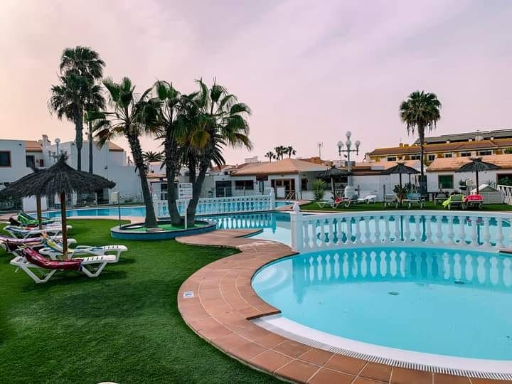 1 bedroom Apartment for sale in Caleta de Fuste with pool - € 170,000 (Ref: 9414570)