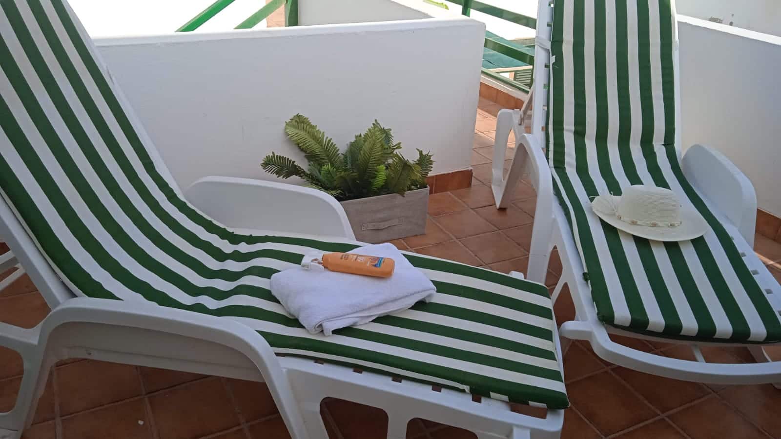 1 bedroom Apartment for sale in Caleta de Fuste with pool - € 170,000 (Ref: 9414570)
