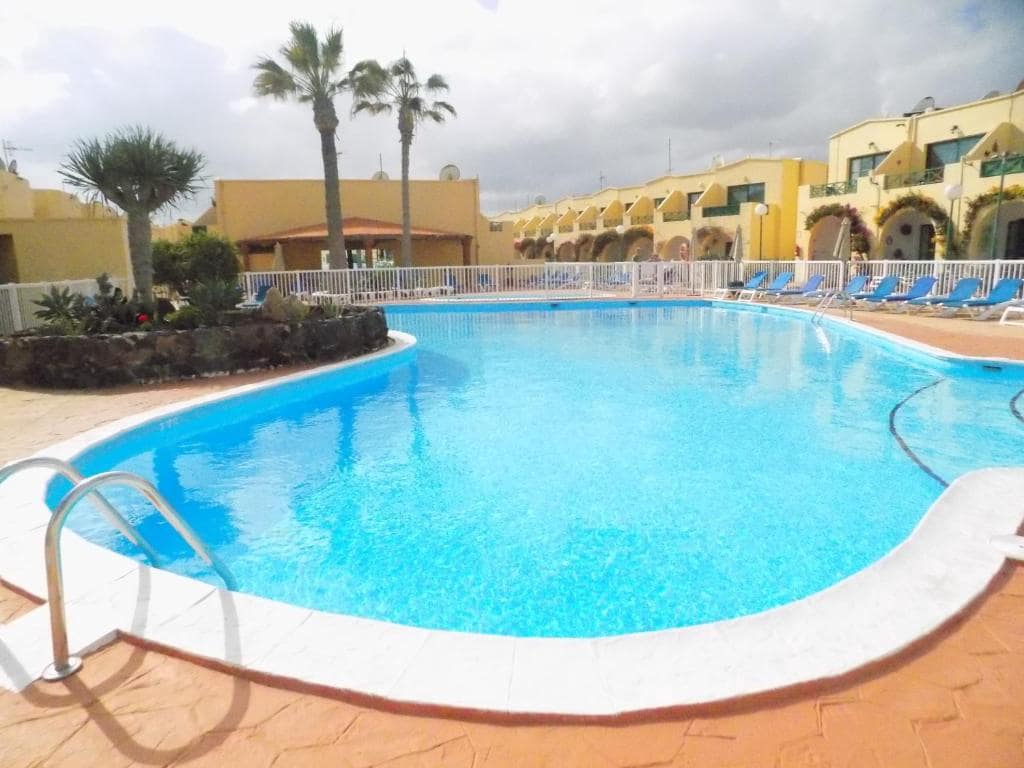 1 slaapkamer Appartement te koop in Caleta de Fuste met zwembad - € 187.000 (Ref: 9449678)