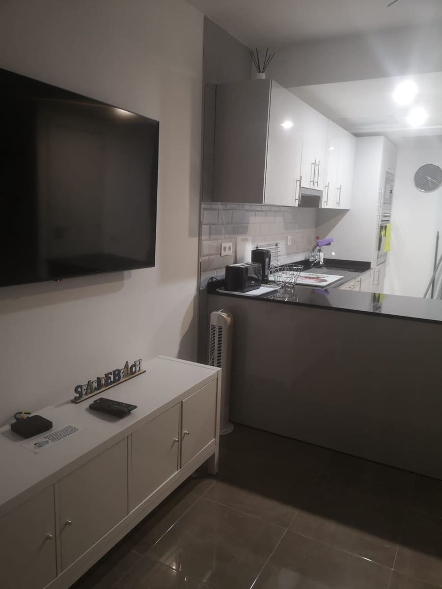 1 slaapkamer Appartement te koop in Caleta de Fuste met zwembad - € 187.000 (Ref: 9449678)