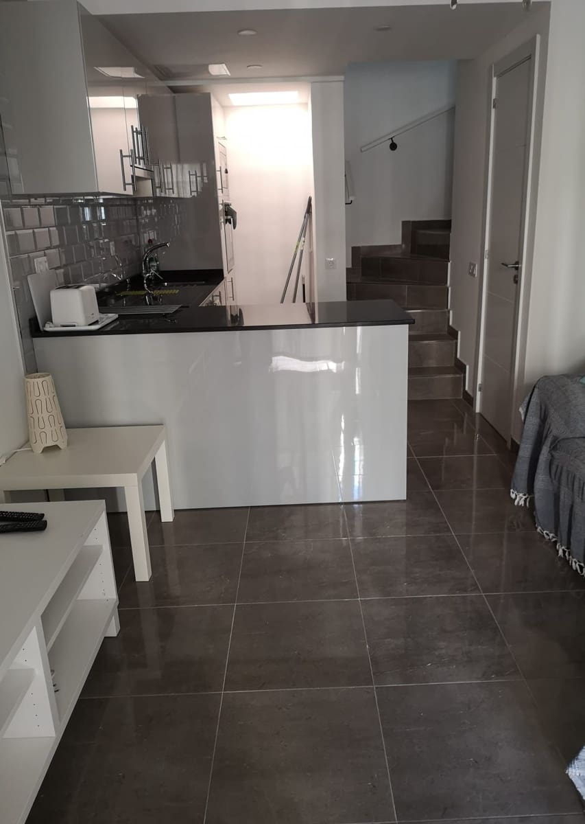 1 slaapkamer Appartement te koop in Caleta de Fuste met zwembad - € 187.000 (Ref: 9449678)