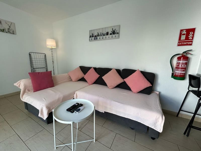 1 bedroom Apartment for sale in Caleta de Fuste with pool - € 149,000 (Ref: 9462903)