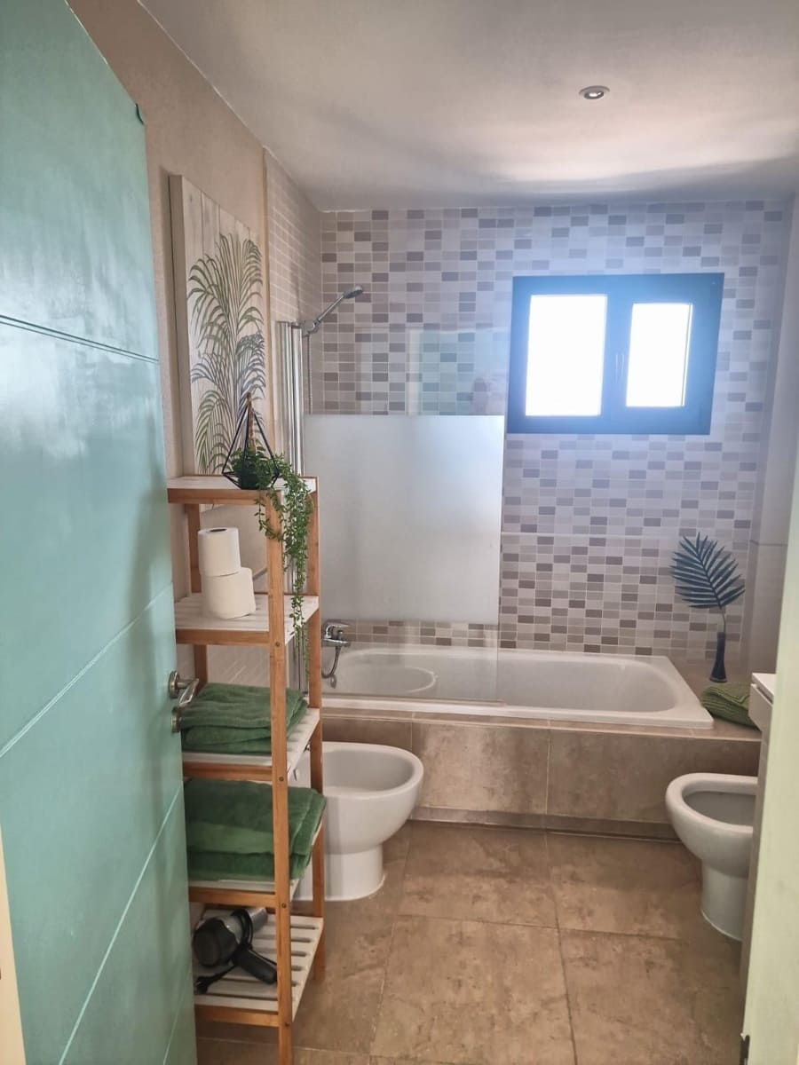 4 soveværelse Byhus til salg i Caleta de Fuste med swimmingpool - € 325.000 (Ref: 9532769)