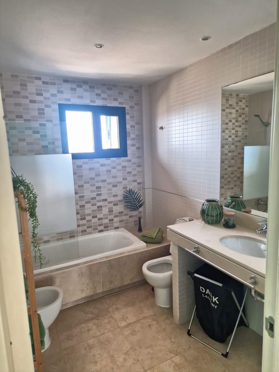 4 soveværelse Byhus til salg i Caleta de Fuste med swimmingpool - € 325.000 (Ref: 9532769)