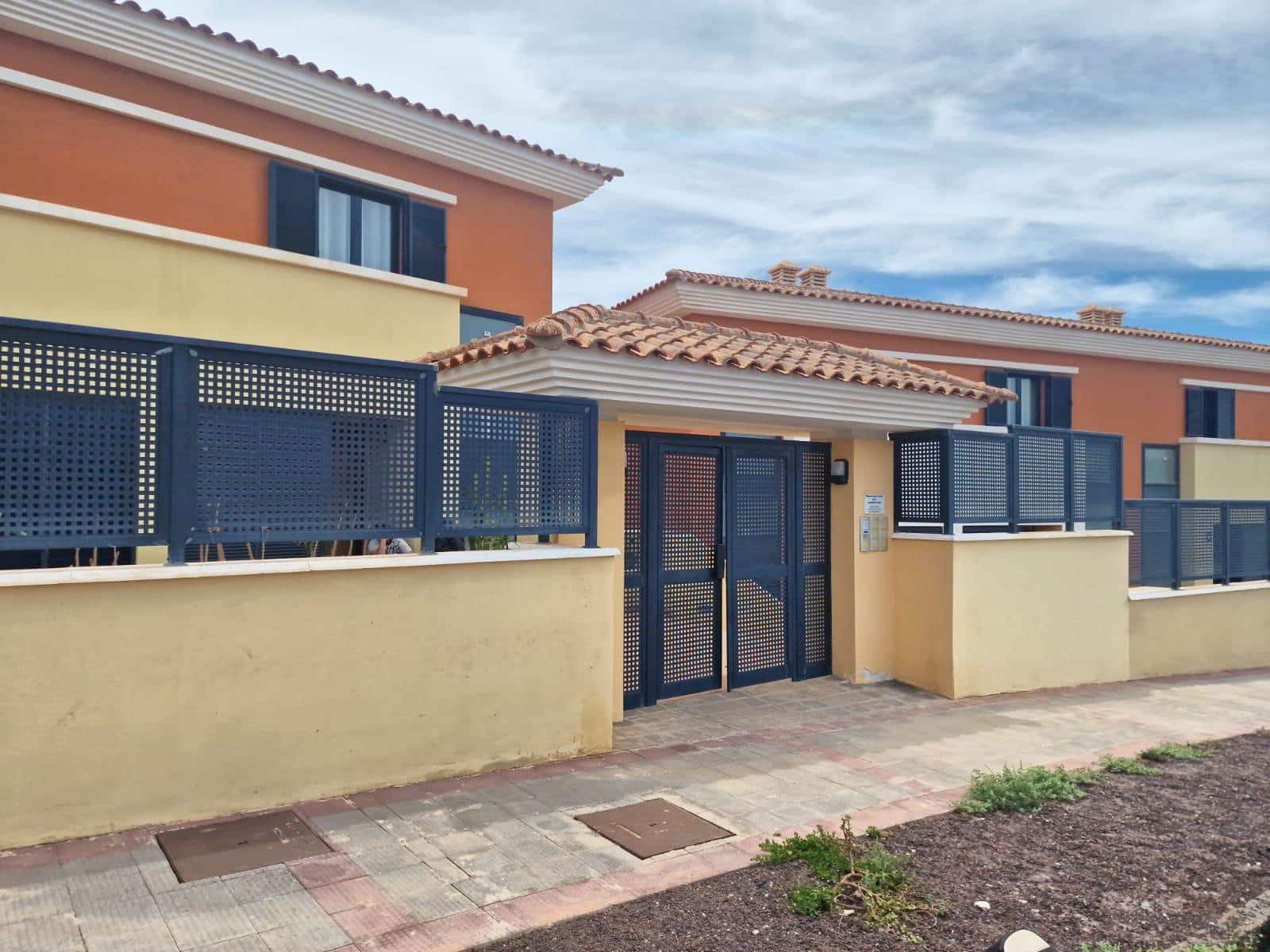 4 soveværelse Byhus til salg i Caleta de Fuste med swimmingpool - € 325.000 (Ref: 9532769)