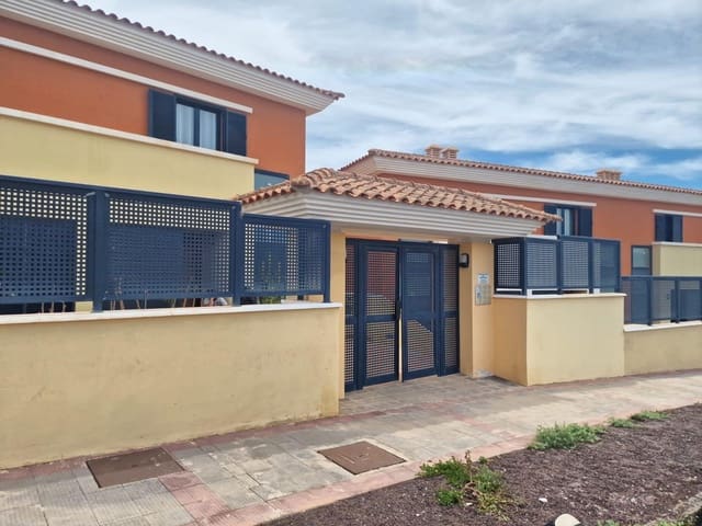 4 soveværelse Byhus til salg i Caleta de Fuste, Antigua med swimmingpool - € 325.000 (Ref: 9532769)