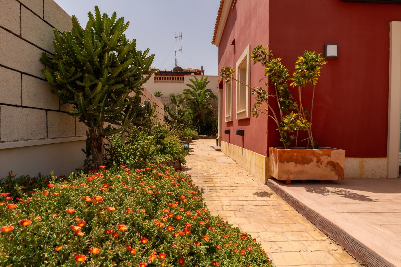 5 makuuhuone Huvila myytävänä paikassa Caleta de Fuste mukana uima-altaan 
autotalli - 429 000 € (Ref: 9547217)