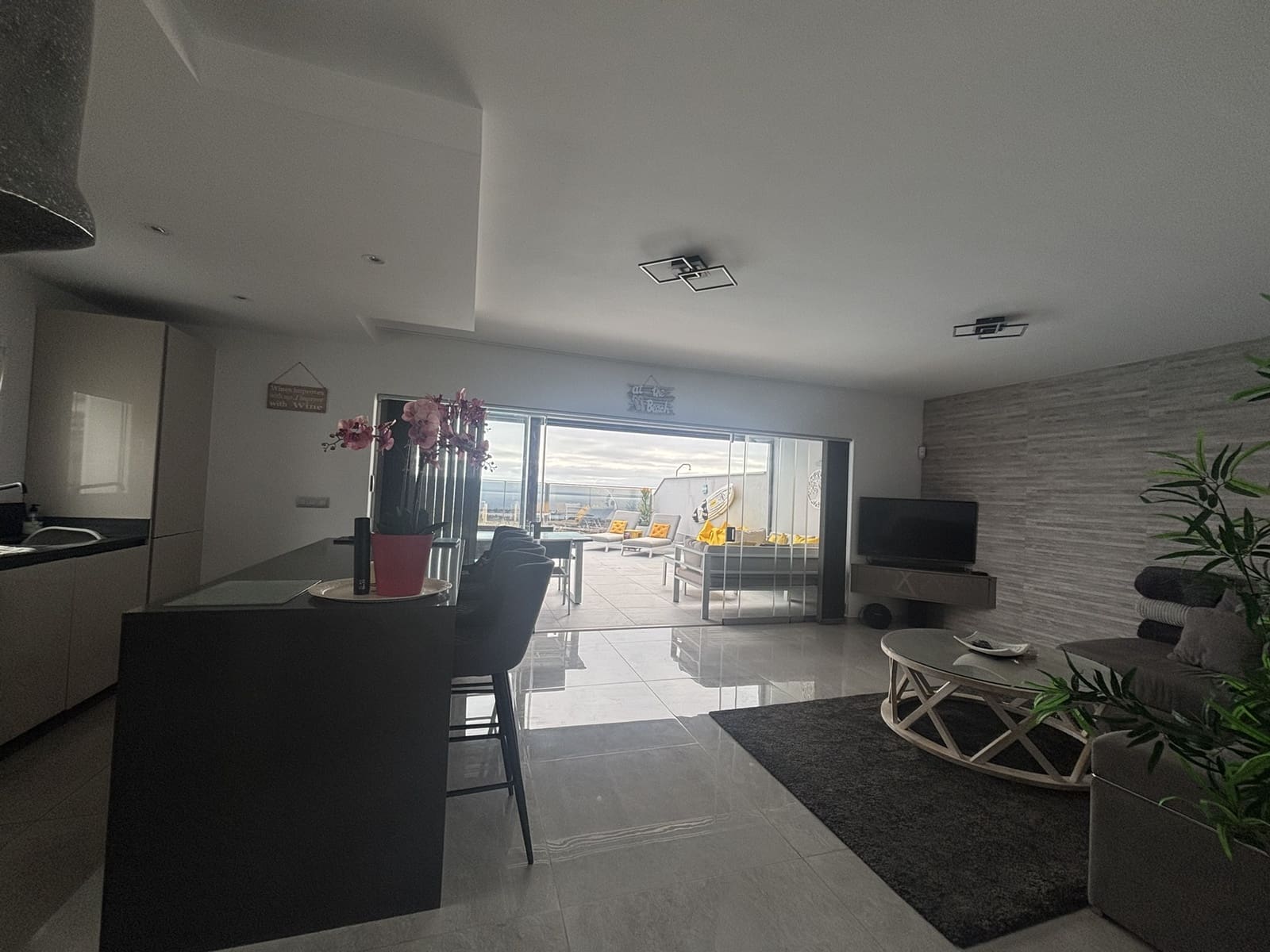 4 slaapkamer Villa te koop in Caleta de Fuste met zwembad - € 575.000 (Ref: 9571878)