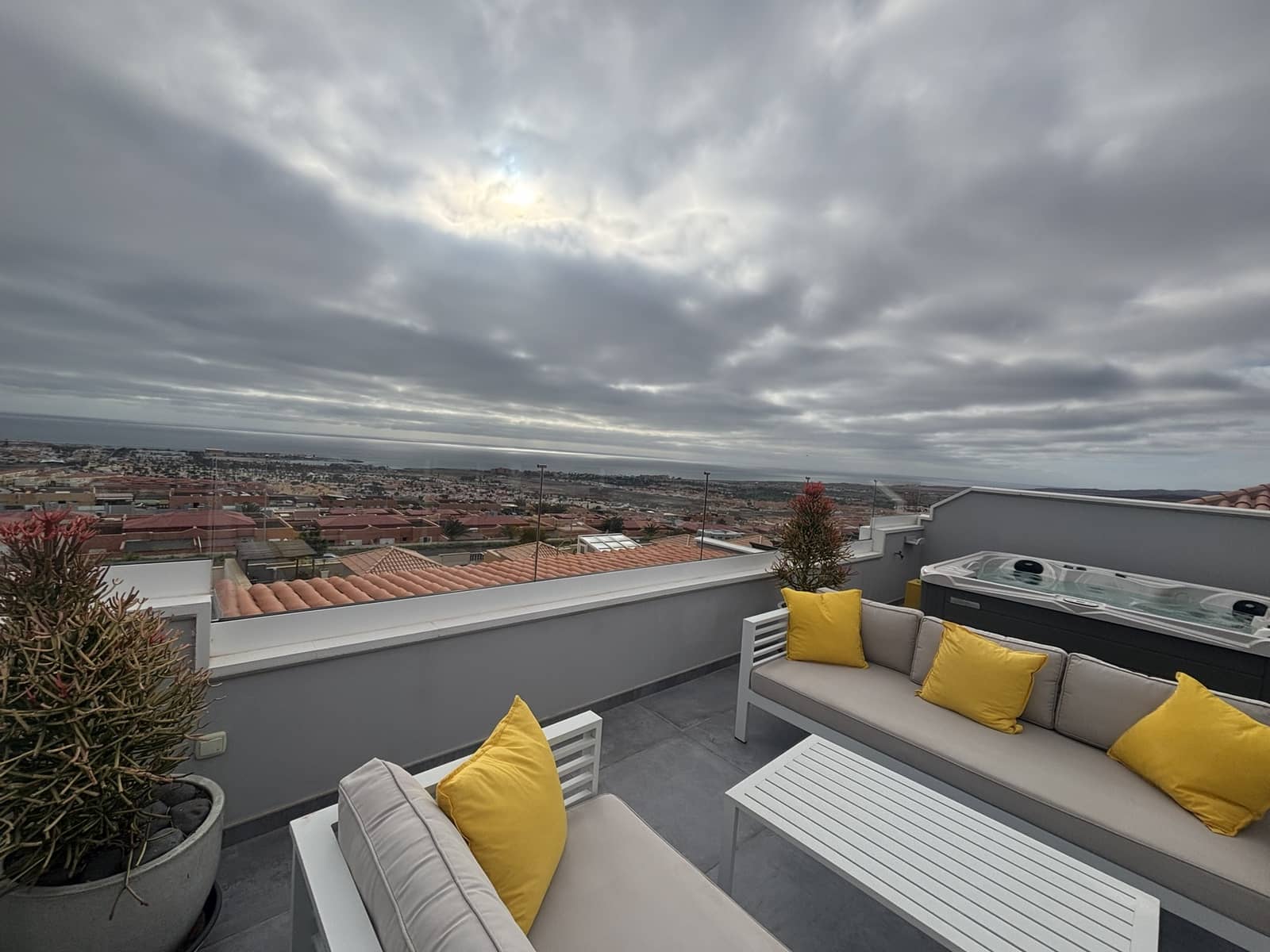 4 slaapkamer Villa te koop in Caleta de Fuste met zwembad - € 575.000 (Ref: 9571878)