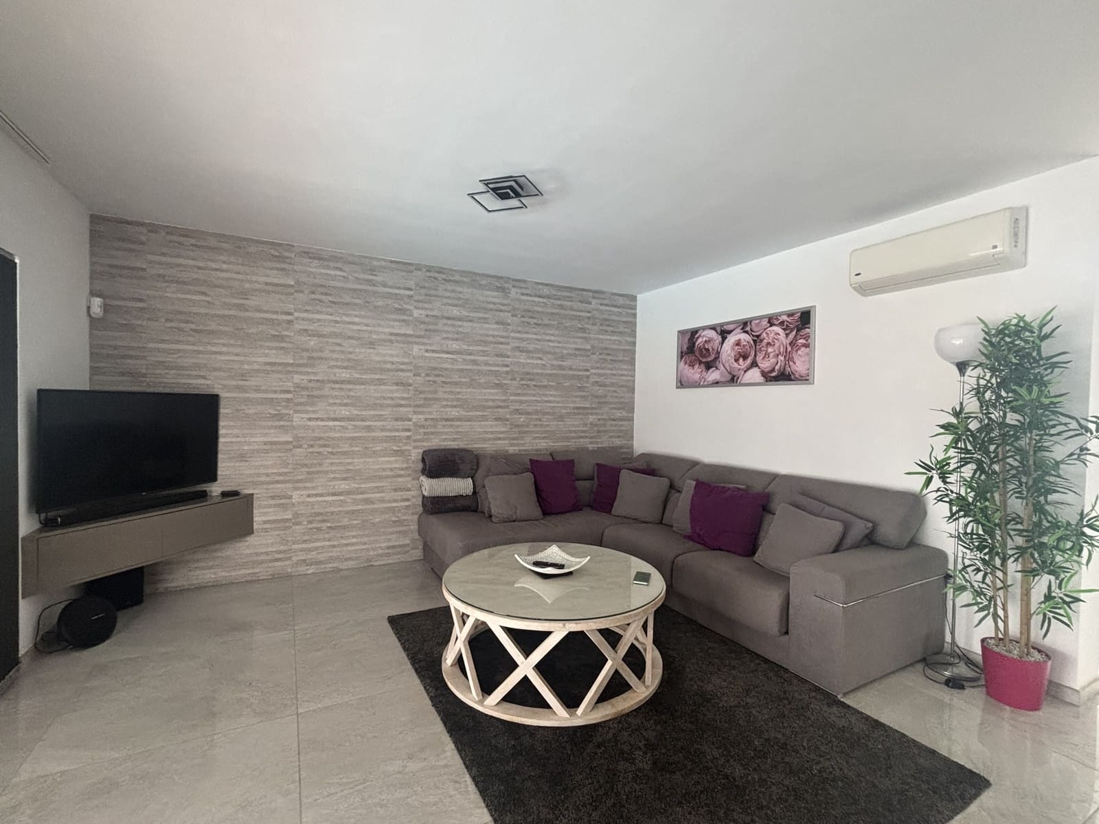 4 slaapkamer Villa te koop in Caleta de Fuste met zwembad - € 575.000 (Ref: 9571878)