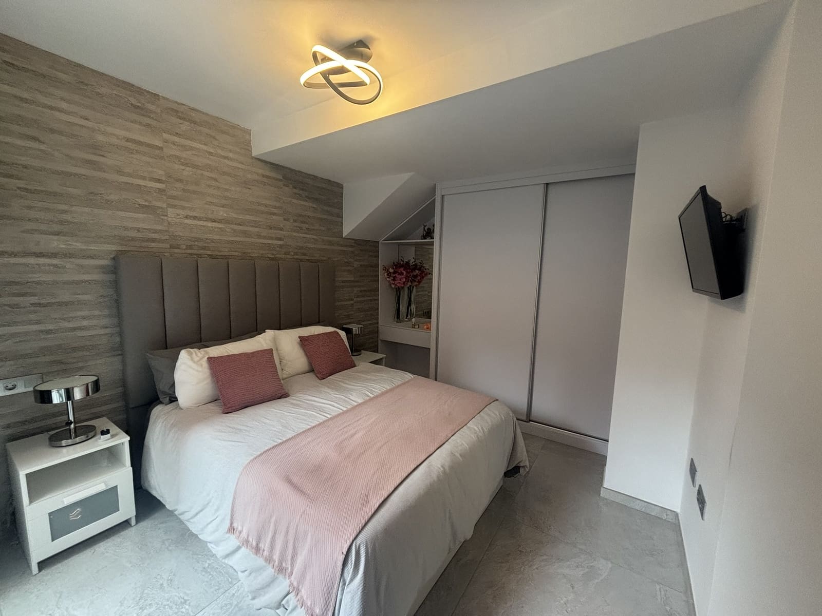 4 slaapkamer Villa te koop in Caleta de Fuste met zwembad - € 575.000 (Ref: 9571878)