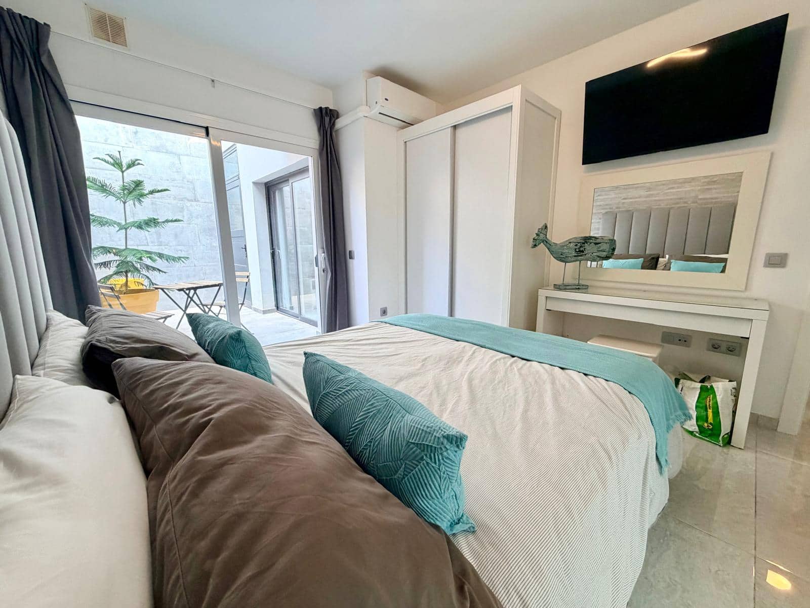 Chalet de 4 habitaciones en Caleta de Fuste en venta con piscina - 575.000 € (Ref: 9571878)