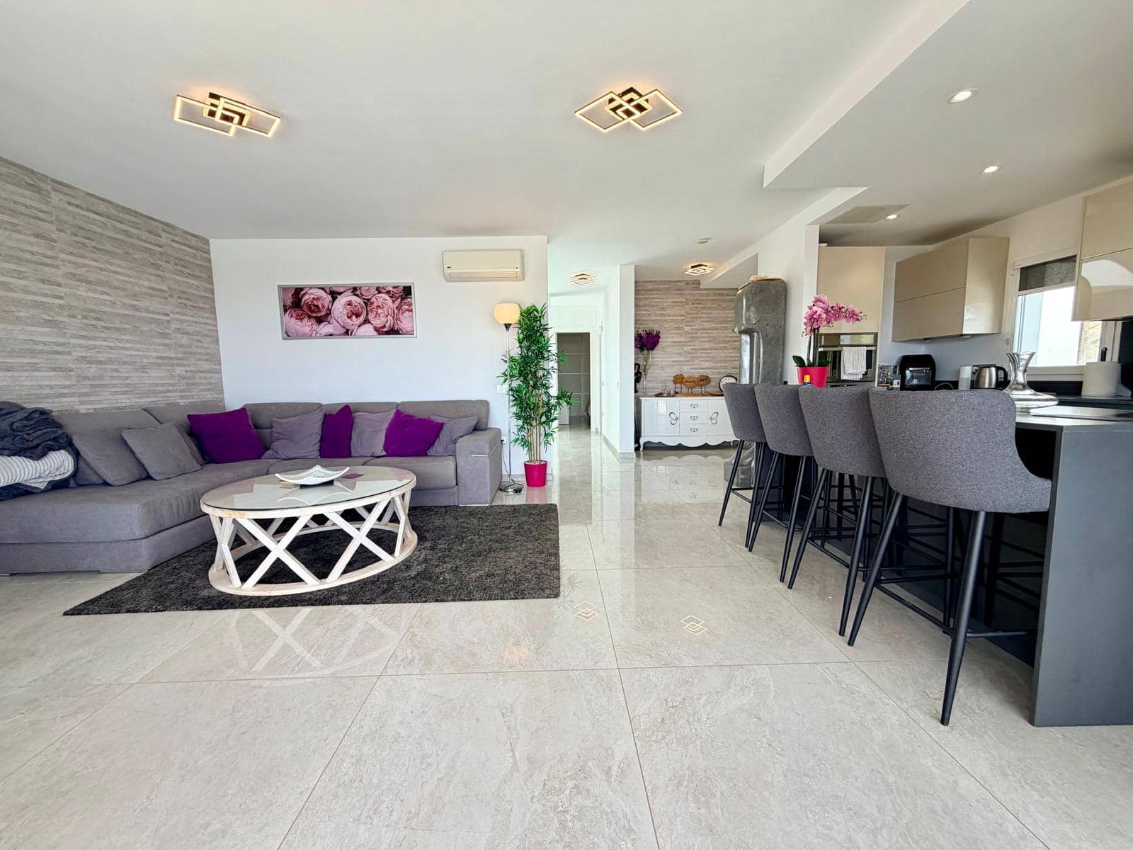 Chalet de 4 habitaciones en Caleta de Fuste en venta con piscina - 575.000 € (Ref: 9571878)