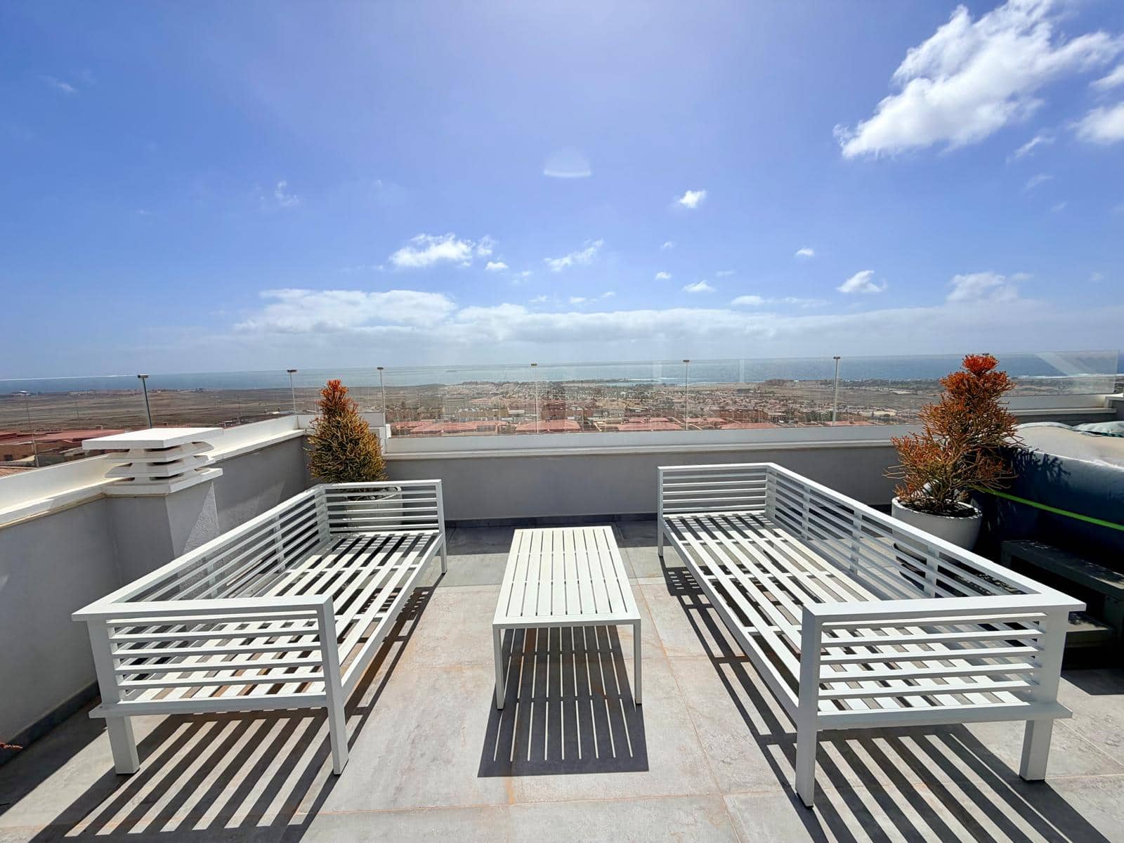 Chalet de 4 habitaciones en Caleta de Fuste en venta con piscina - 575.000 € (Ref: 9571878)