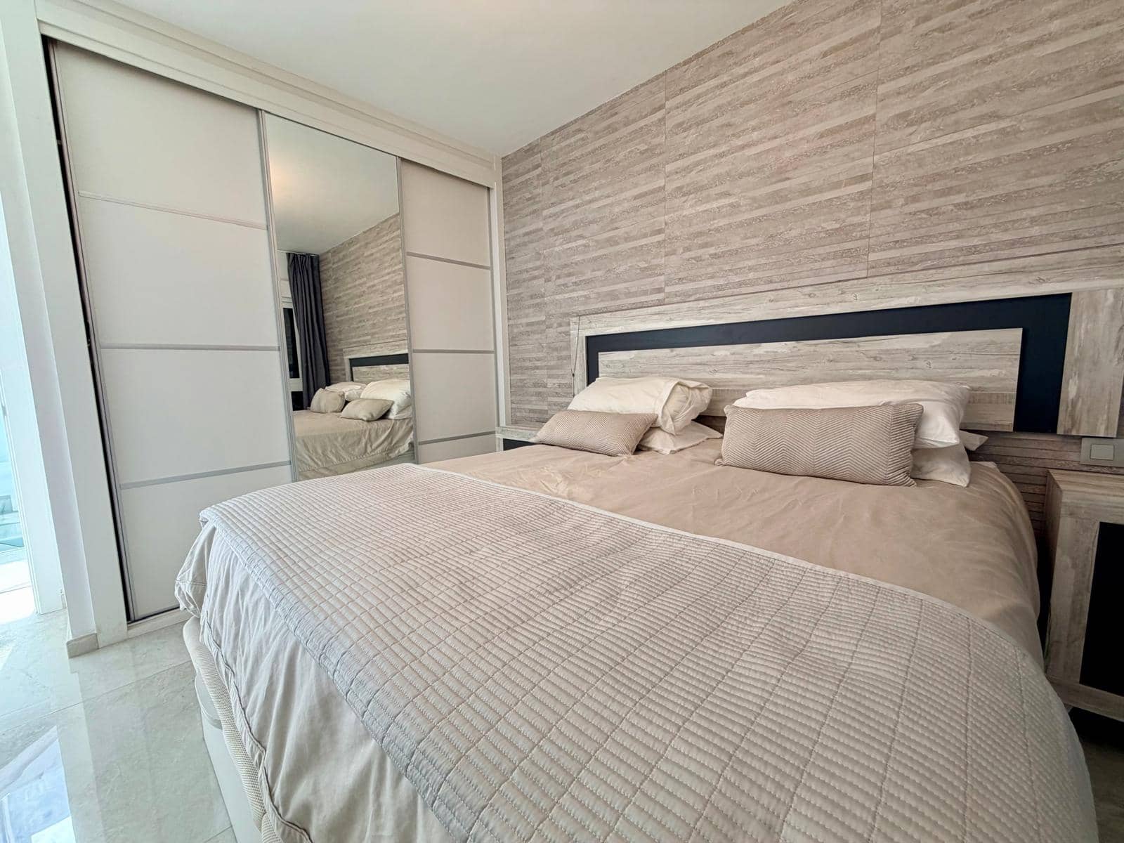 Chalet de 4 habitaciones en Caleta de Fuste en venta con piscina - 575.000 € (Ref: 9571878)