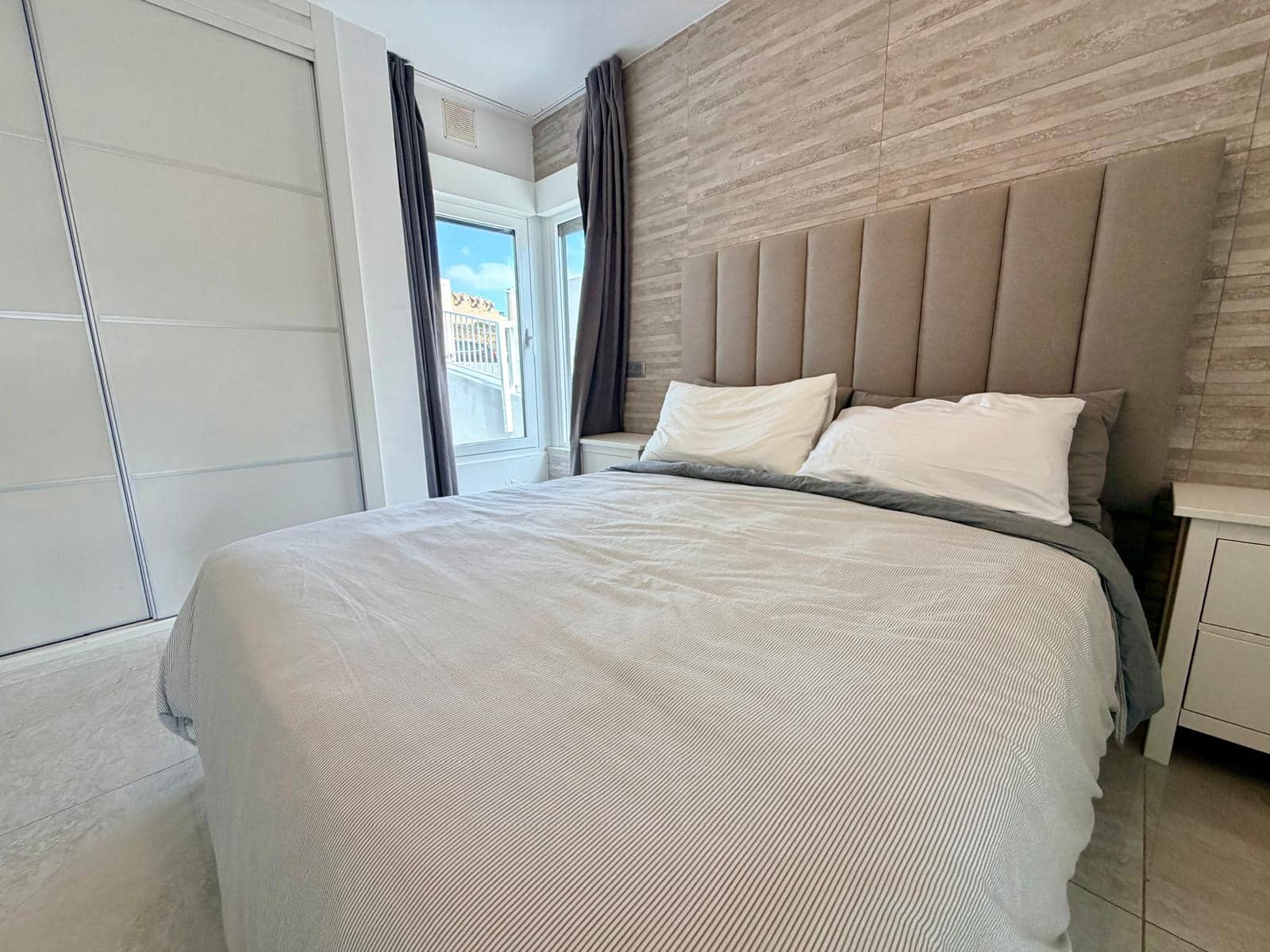 Chalet de 4 habitaciones en Caleta de Fuste en venta con piscina - 575.000 € (Ref: 9571878)