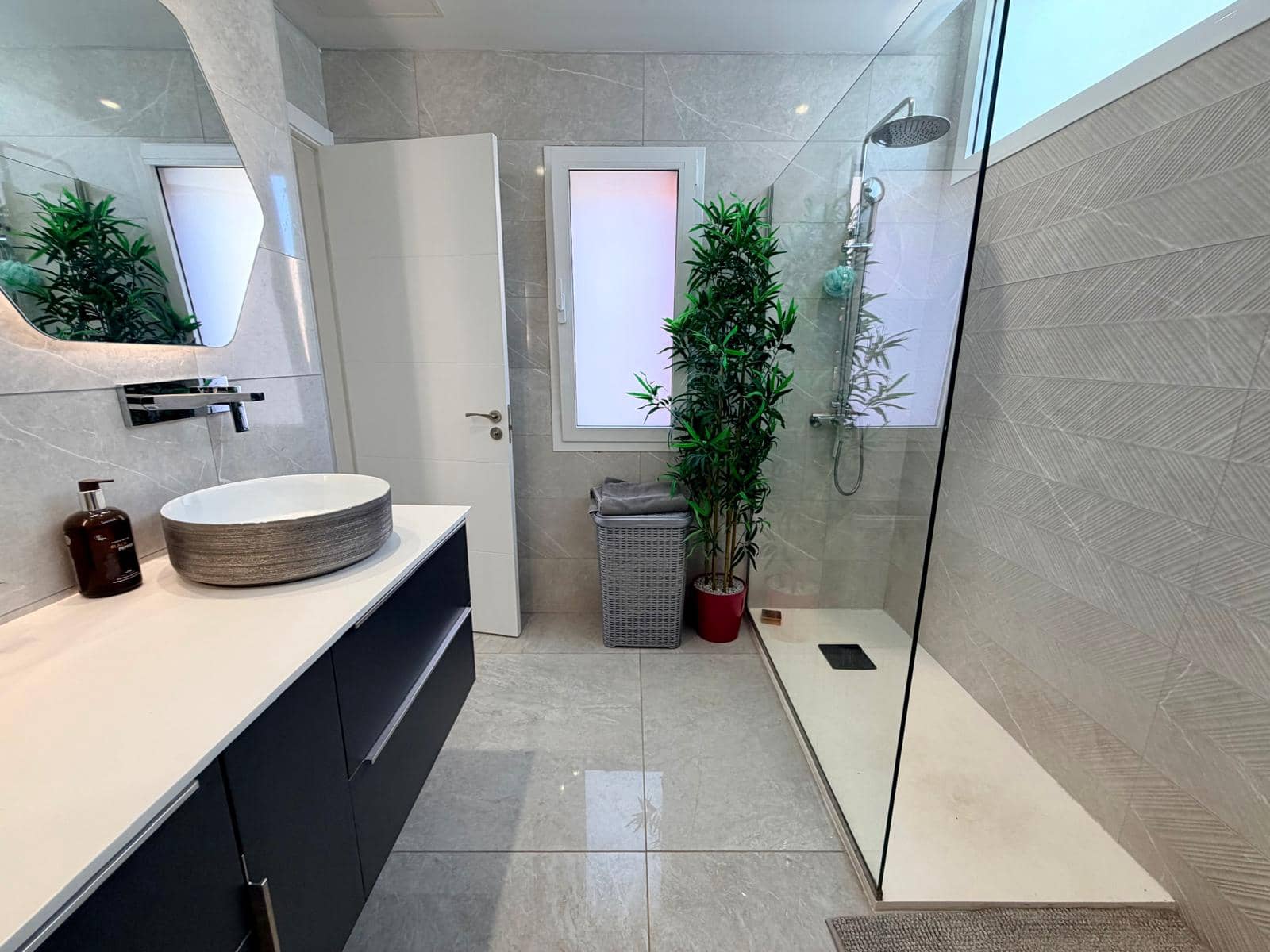 Chalet de 4 habitaciones en Caleta de Fuste en venta con piscina - 575.000 € (Ref: 9571878)