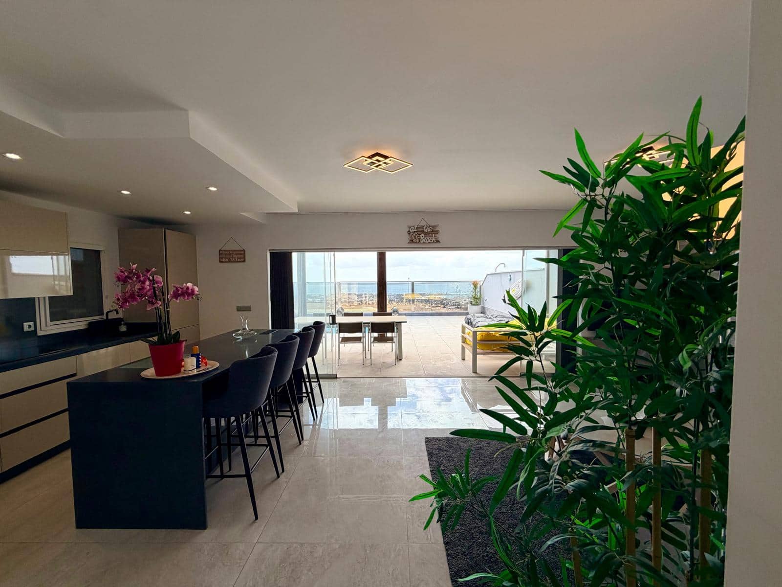 Chalet de 4 habitaciones en Caleta de Fuste en venta con piscina - 575.000 € (Ref: 9571878)