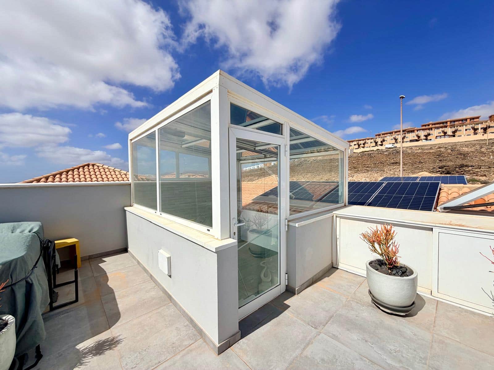 Chalet de 4 habitaciones en Caleta de Fuste en venta con piscina - 575.000 € (Ref: 9571878)