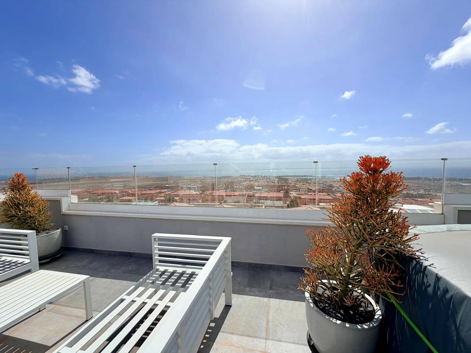 Chalet de 4 habitaciones en Caleta de Fuste en venta con piscina - 575.000 € (Ref: 9571878)