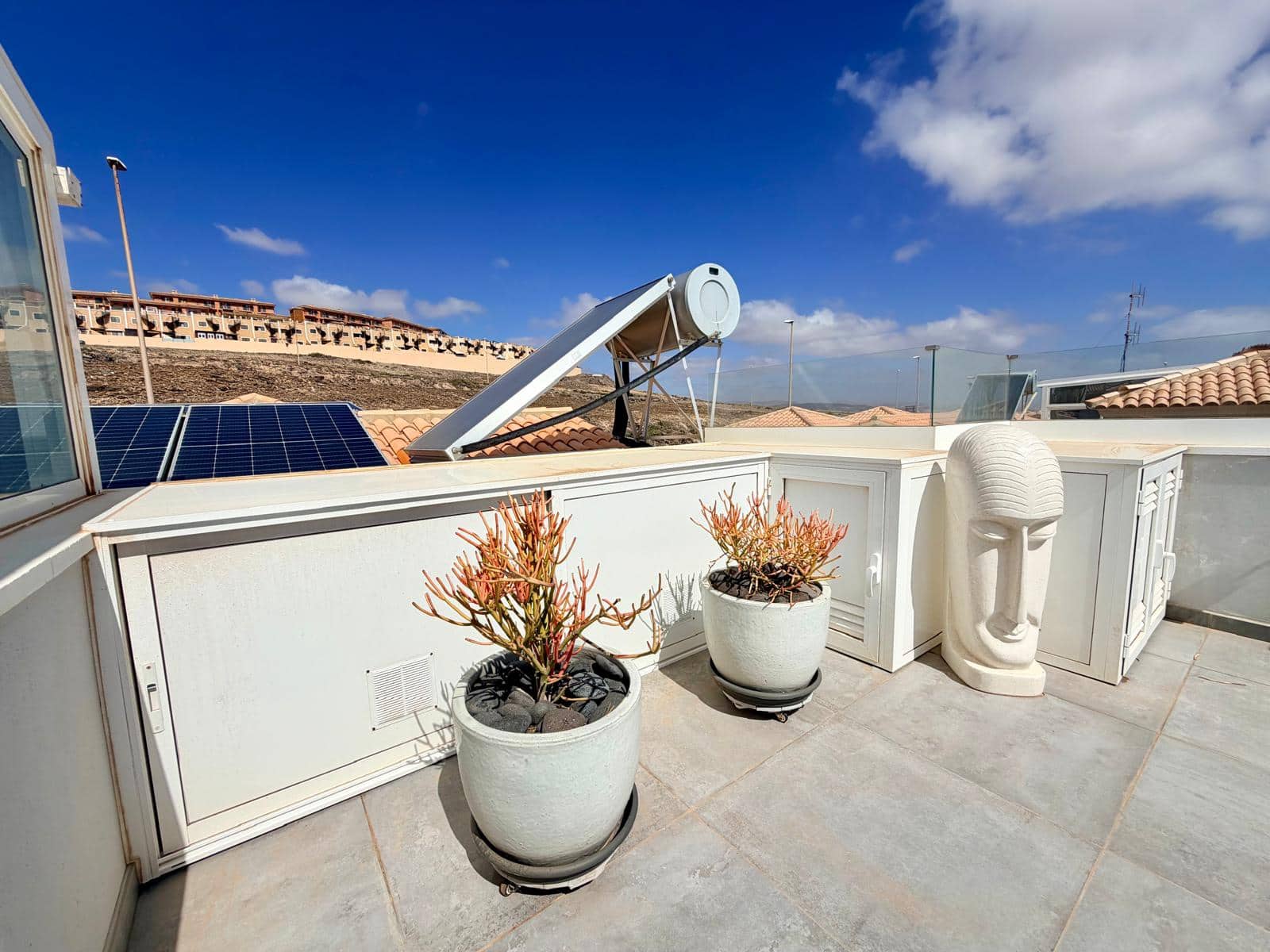 Chalet de 4 habitaciones en Caleta de Fuste en venta con piscina - 575.000 € (Ref: 9571878)