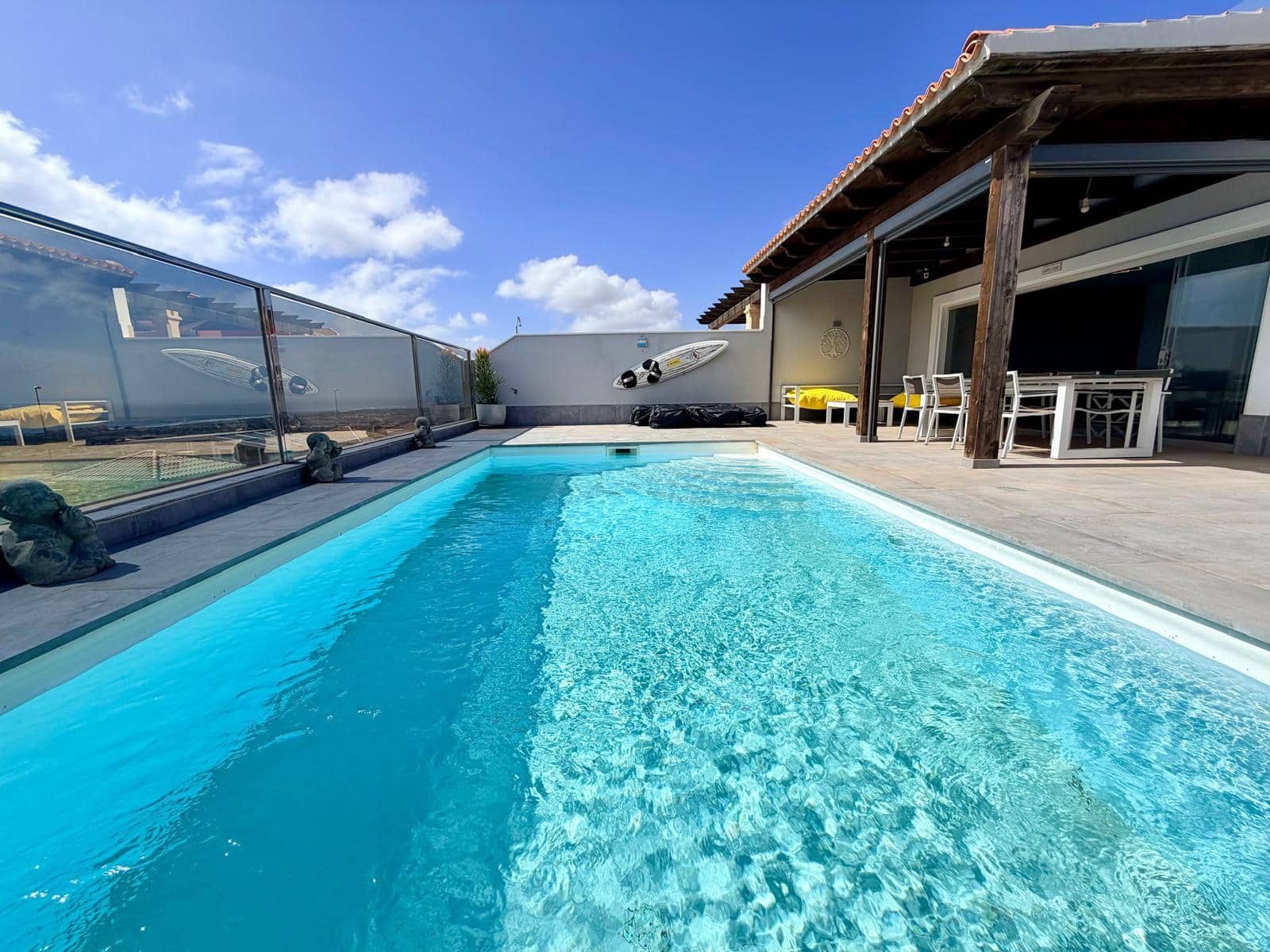 Chalet de 4 habitaciones en Caleta de Fuste en venta con piscina - 575.000 € (Ref: 9571878)