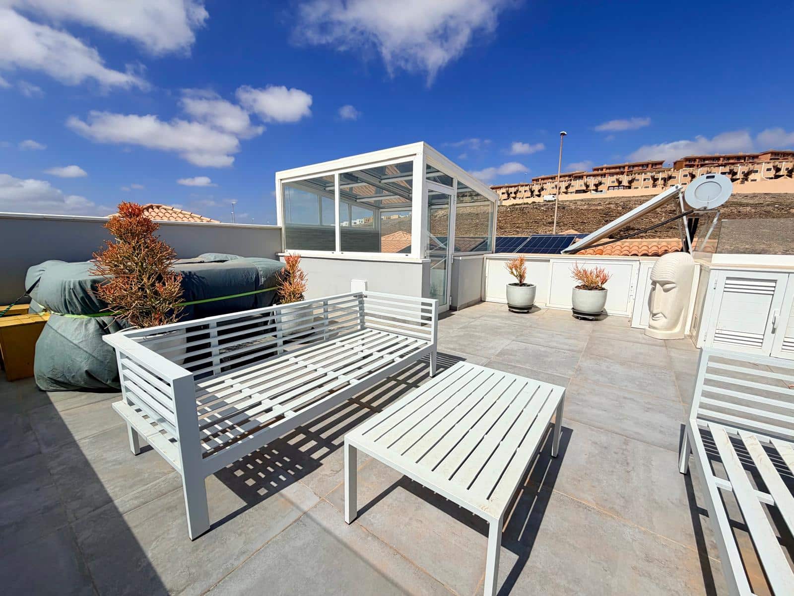 Chalet de 4 habitaciones en Caleta de Fuste en venta con piscina - 575.000 € (Ref: 9571878)