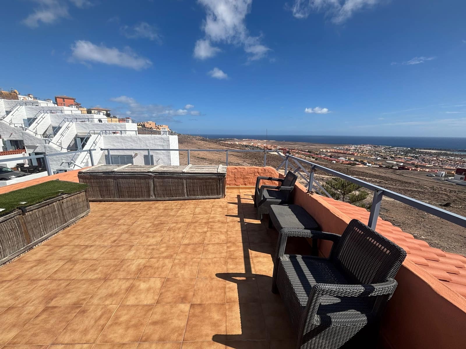 3 soveværelse Byhus til salg i Caleta de Fuste med swimmingpool garage - € 279.000 (Ref: 9572283)