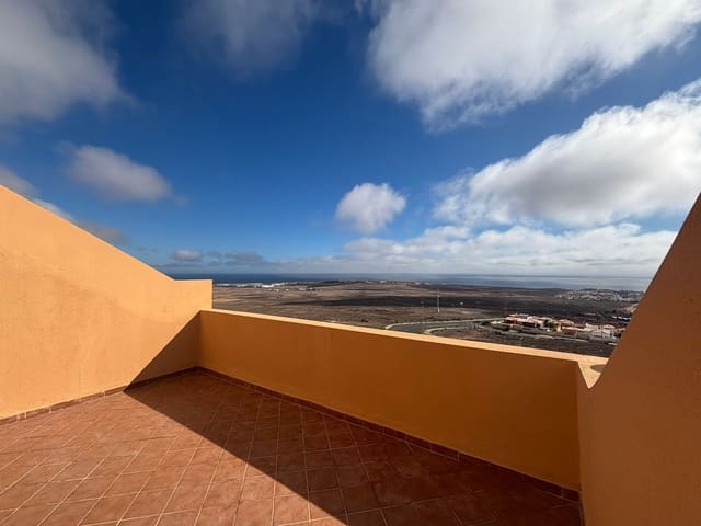 2 slaapkamer Huis te koop in Caleta de Fuste, Antigua met zwembad - € 180.000 (Ref: 9598072)