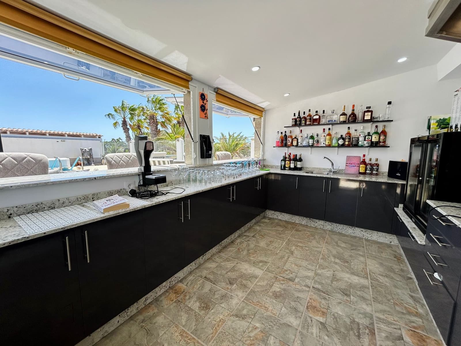 3 bedroom Villa for sale in Caleta de Fuste with pool - € 590,000 (Ref: 9628352)