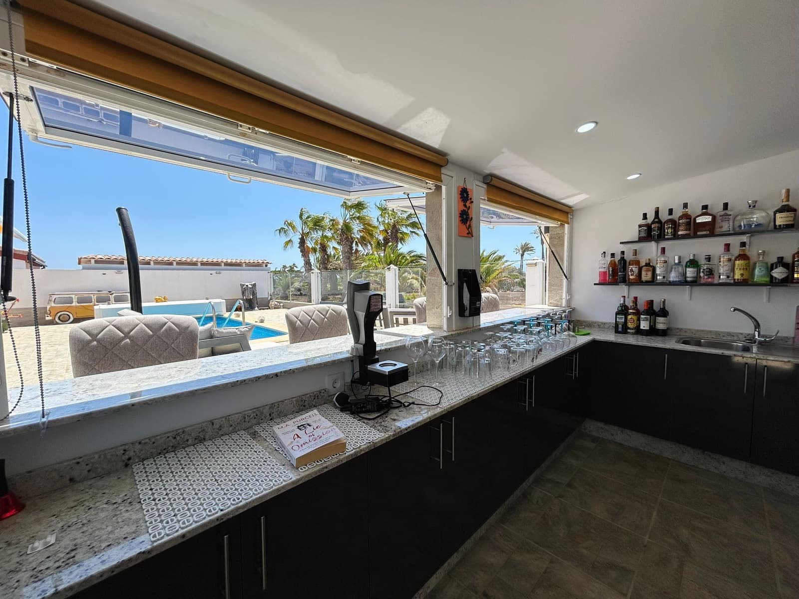 3 bedroom Villa for sale in Caleta de Fuste with pool - € 590,000 (Ref: 9628352)