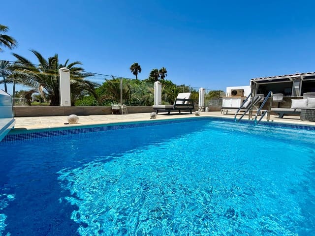 3 bedroom Villa for sale in Caleta de Fuste, Antigua with pool - € 590,000 (Ref: 9628352)