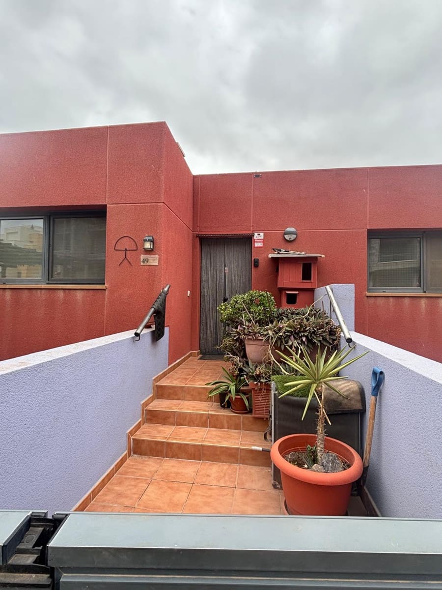 3 chambre Maison de Ville à vendre à Caleta de Fuste avec piscine garage - 279 000 € (Ref: 9642859)