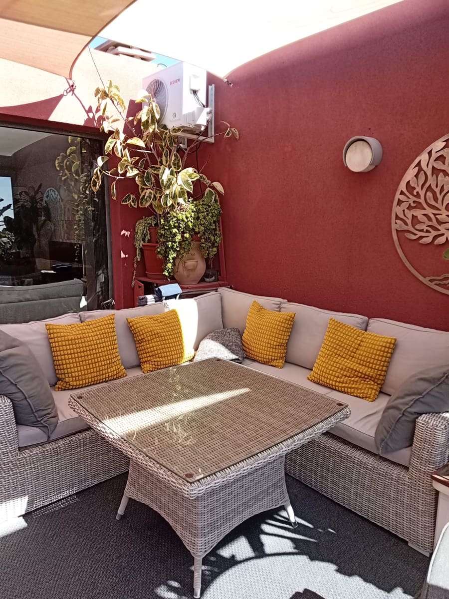 3 chambre Maison de Ville à vendre à Caleta de Fuste avec piscine garage - 279 000 € (Ref: 9642859)