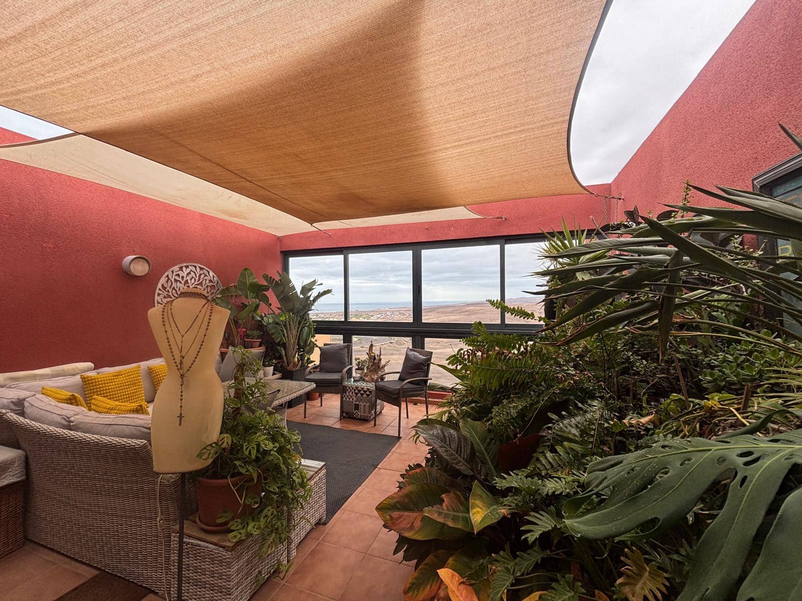 3 chambre Maison de Ville à vendre à Caleta de Fuste avec piscine garage - 279 000 € (Ref: 9642859)