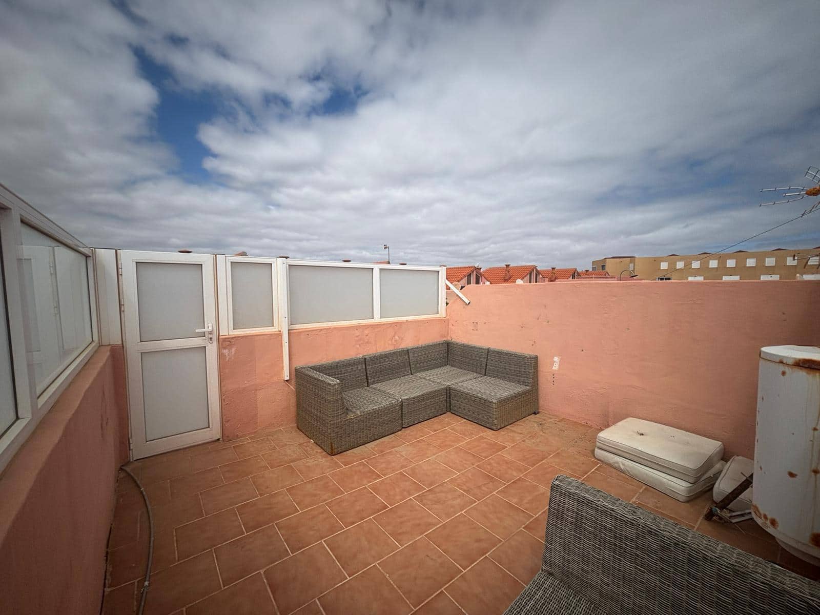 3 sovrum Lägenhet till salu i Costa de Antigua med pool - 195 000 € (Ref: 9669298)