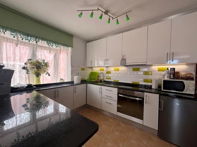 3 soverom Leilighet til salgs i Costa de Antigua, Antigua med svømmebasseng - € 195 000 (Ref: 9669298)