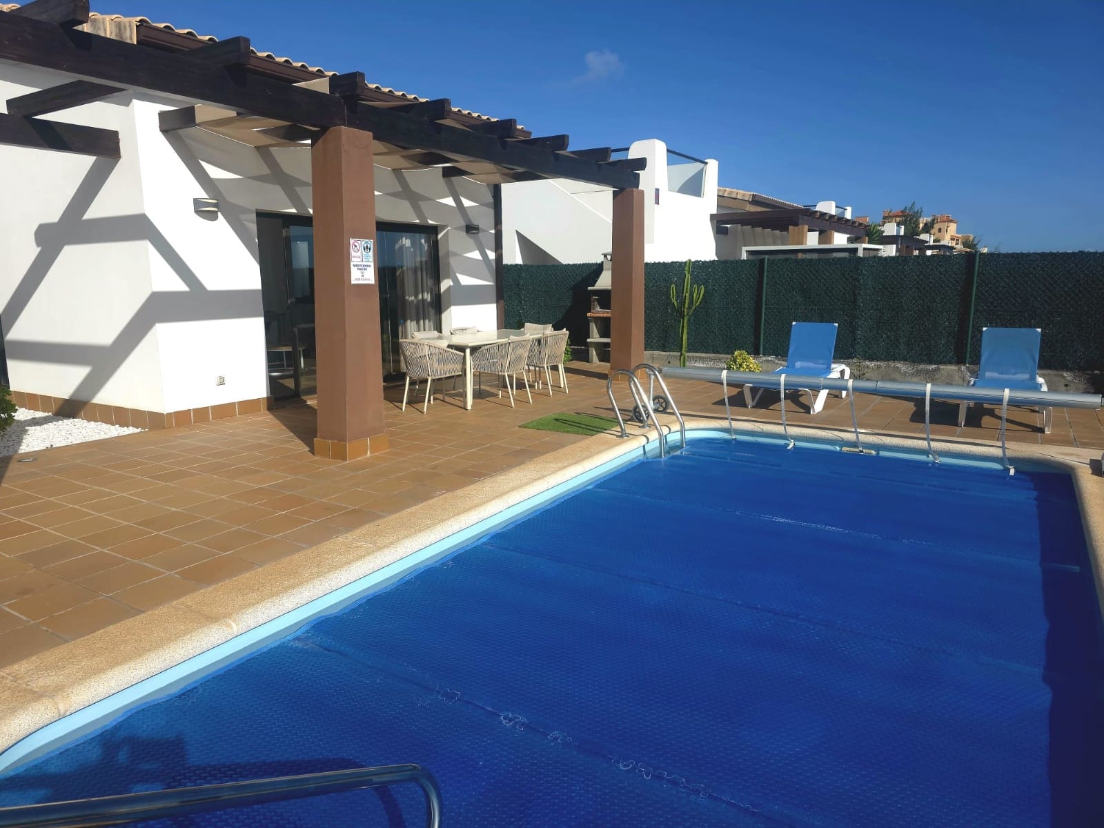 2 Zimmer Villa zu verkaufen in Caleta de Fuste mit Pool - 535.000 € (Ref: 9715319)