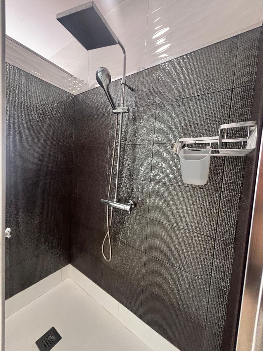 2 soverom Leilighet til salgs i Caleta de Fuste med svømmebasseng garasje - € 289 000 (Ref: 9757543)