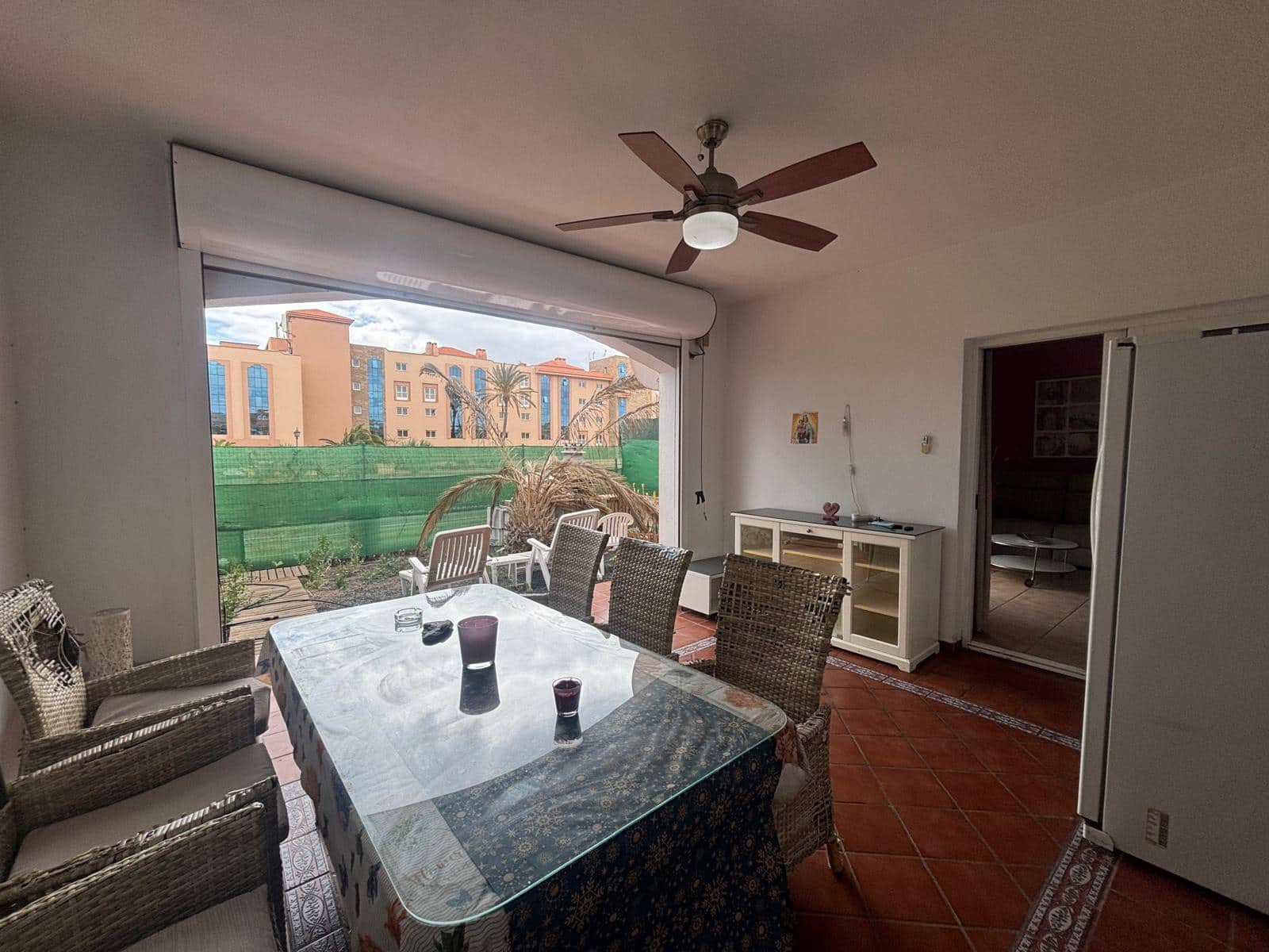 2 soverom Leilighet til salgs i Caleta de Fuste med svømmebasseng garasje - € 289 000 (Ref: 9757543)