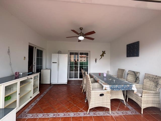 2 soverom Leilighet til salgs i Caleta de Fuste, Antigua med svømmebasseng garasje - € 289 000 (Ref: 9757543)