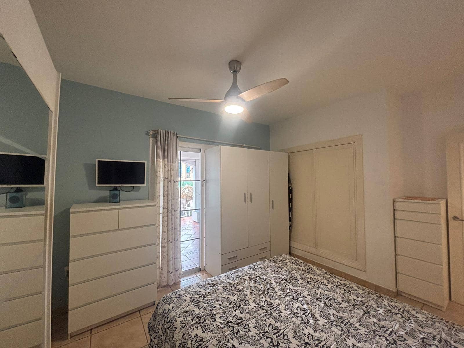 2 soverom Leilighet til salgs i Caleta de Fuste med svømmebasseng garasje - € 289 000 (Ref: 9757543)